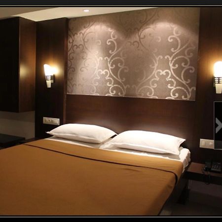 Hotel Aashraya Májszúr Kültér fotó